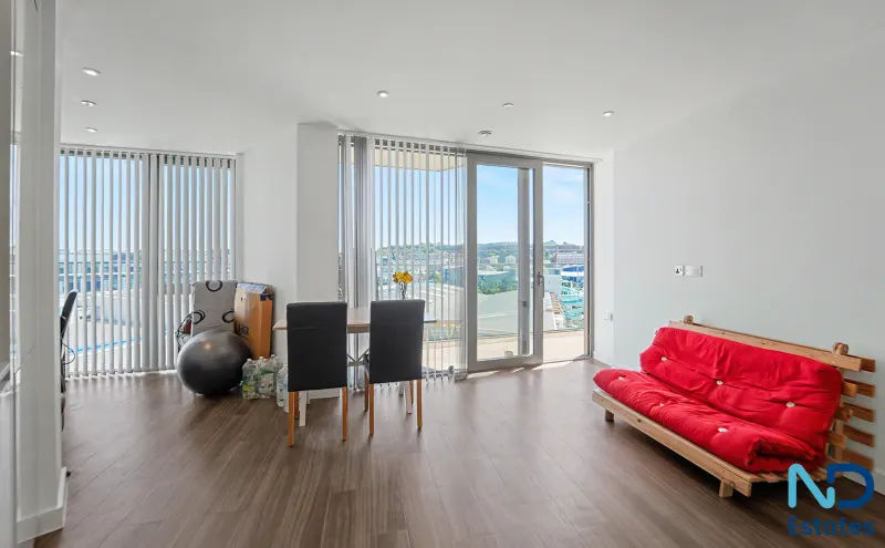 St Helier - One Bedroom Apartment at Horizon East, St Helier — photo 4 of 20