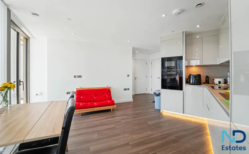 St Helier - One Bedroom Apartment at Horizon East, St Helier — photo 5 of 20