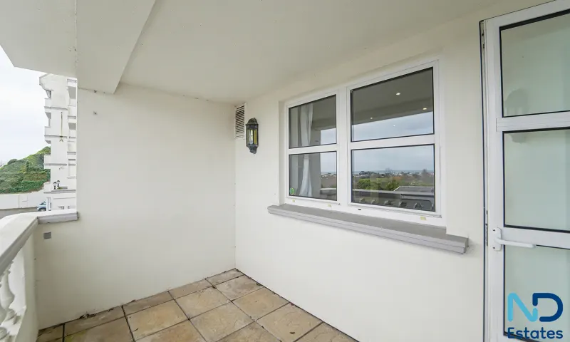 Grouville - Two Bedroom Apartment with Parking and Balcony, Grouville — photo 5 of 27