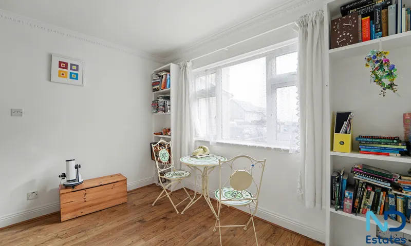 St Helier - One Bedroom Apartment with Parking and Communal Gardens, St Helier — photo 4 of 17