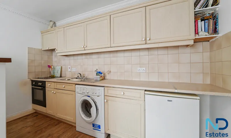 St Helier - One Bedroom Apartment with Parking and Communal Gardens, St Helier — photo 6 of 17