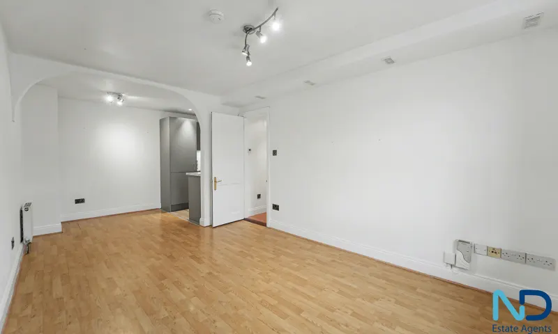 St Helier - Two Bedroom Apartment with Parking, St Helier — photo 3 of 22