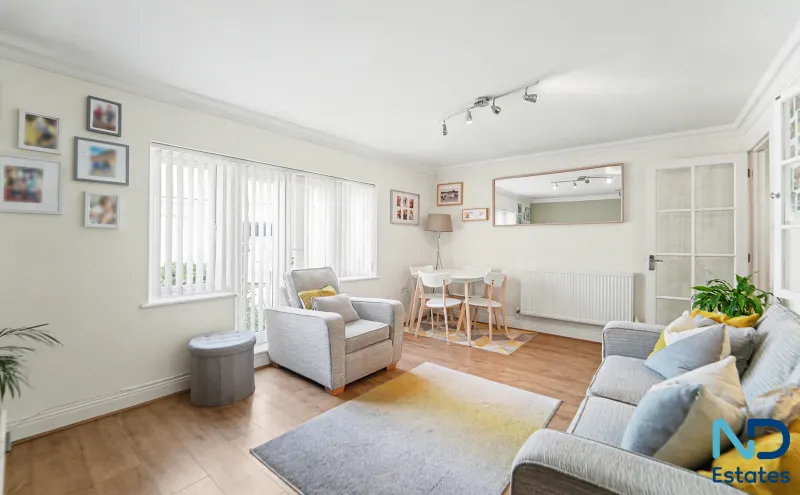 St Peter - Two Bedroom Ground Floor Apartment with Garage, St Peter — photo 3 of 24