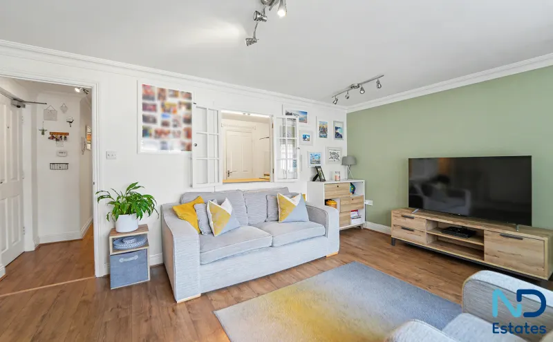 St Peter - Two Bedroom Ground Floor Apartment with Garage, St Peter — photo 6 of 24