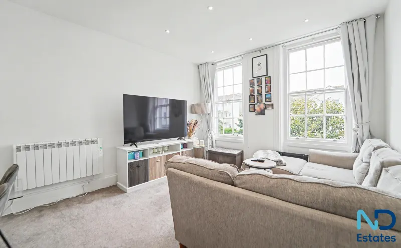 St Helier - One Bedroom Apartment with Communal Garden in Town, St Helier — photo 4 of 21