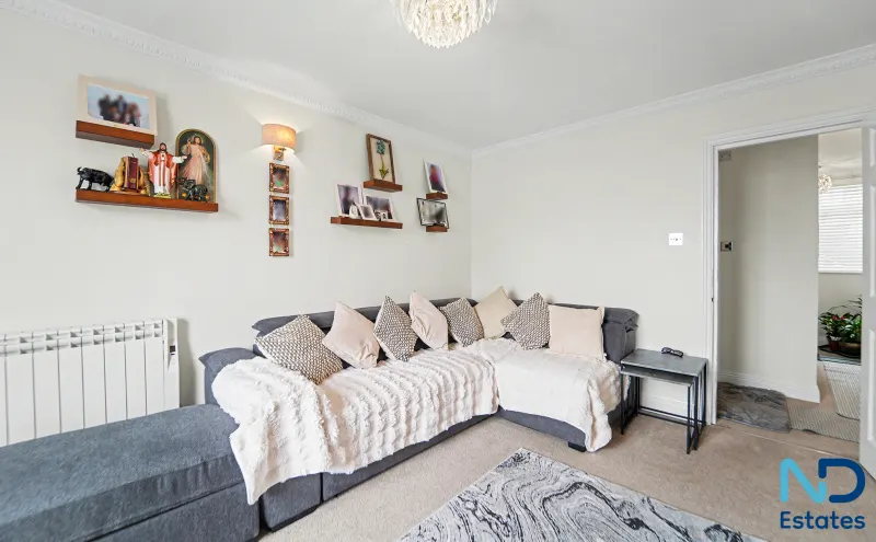 St Helier - One Bedroom Apartment with Parking and Communal Gardens, St Helier — photo 5 of 17