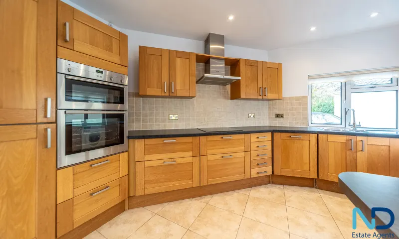 St Brelade - Three Bedroom Bungalow with Garden, Garage, Ample Parking & Approved building permission, St Brelade — photo 3 of 43