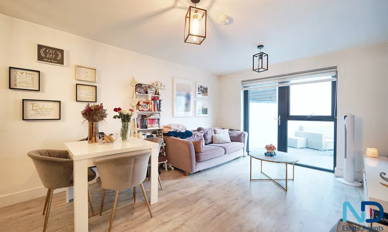 St Helier - One Bedroom Apartment with Patio at College Gardens, St Helier — photo 3 of 4