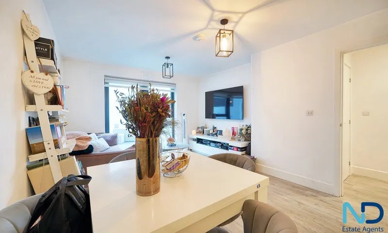 St Helier - One Bedroom Apartment with Patio at College Gardens, St Helier — photo 4 of 4