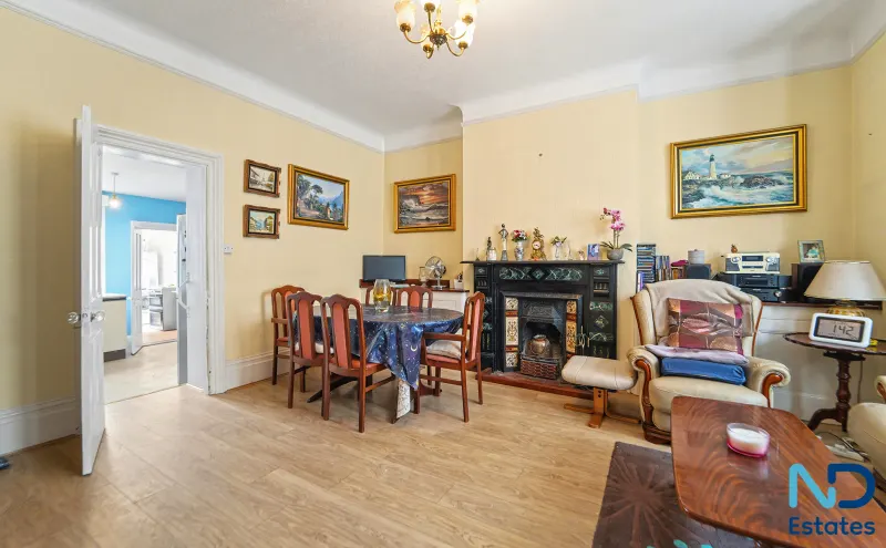 St Helier - Four Bedroom House with Garden, St Helier — photo 3 of 5