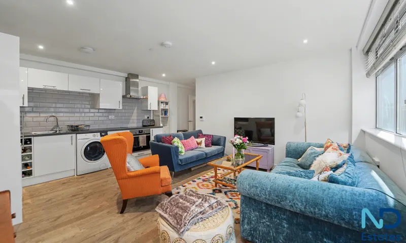 St Helier - Two Bedroom Ground Floor Apartment in Town, St Helier — photo 2 of 18