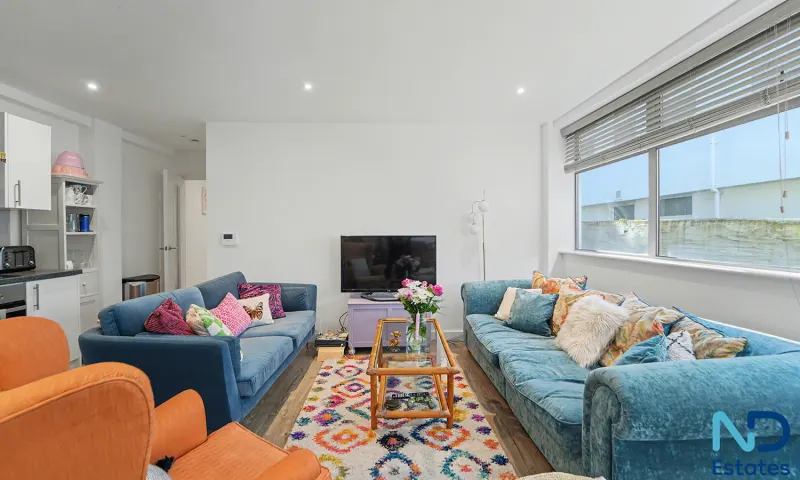 St Helier - Two Bedroom Ground Floor Apartment in Town, St Helier — photo 3 of 18