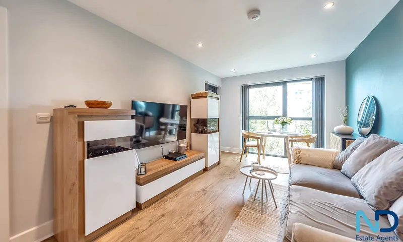 St Helier - One Bedroom Apartment with Balcony at College Garden, St Helier — photo 4 of 34