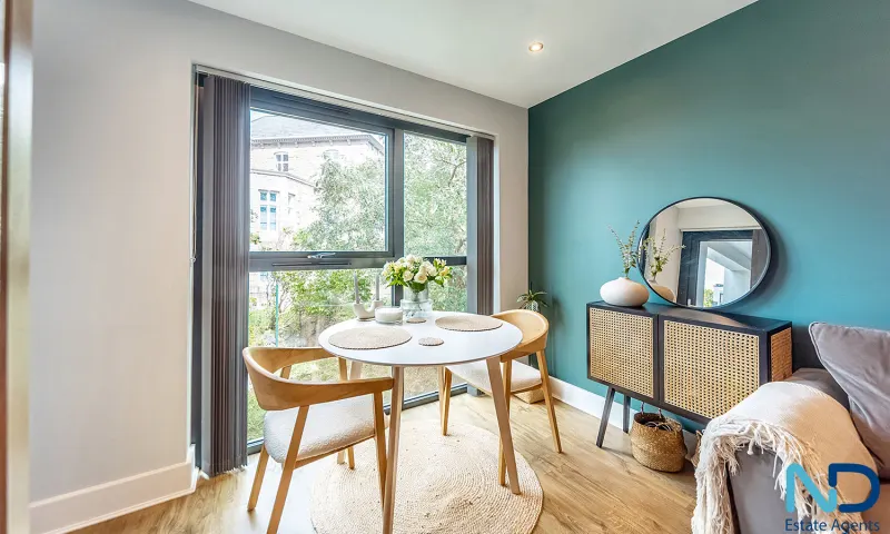 St Helier - One Bedroom Apartment with Balcony at College Garden, St Helier — photo 5 of 34