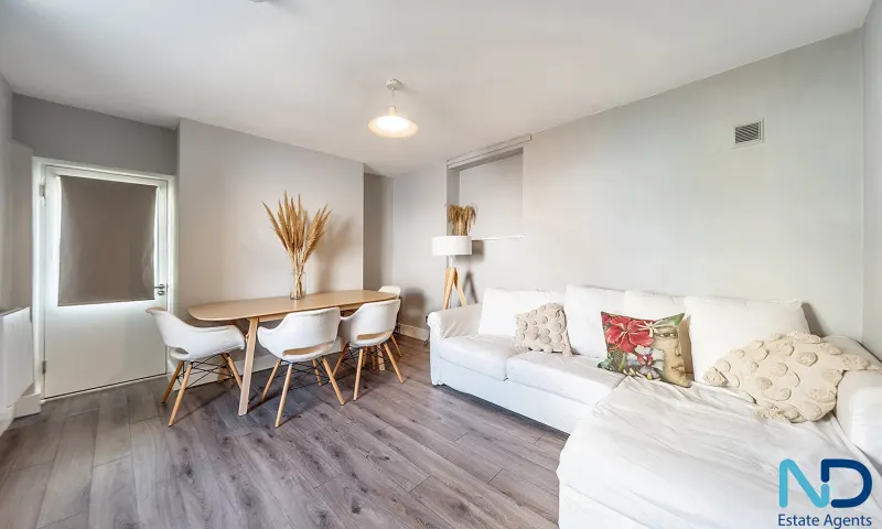 St Helier - One Bedroom Apartment with Parking, St Helier — photo 2 of 19