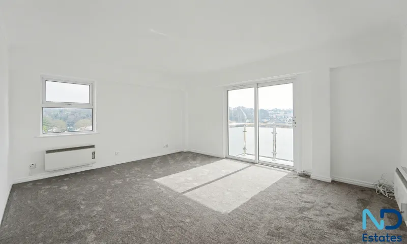 St Helier - One Bedroom Apartment with Views over Town, St Helier — photo 2 of 16