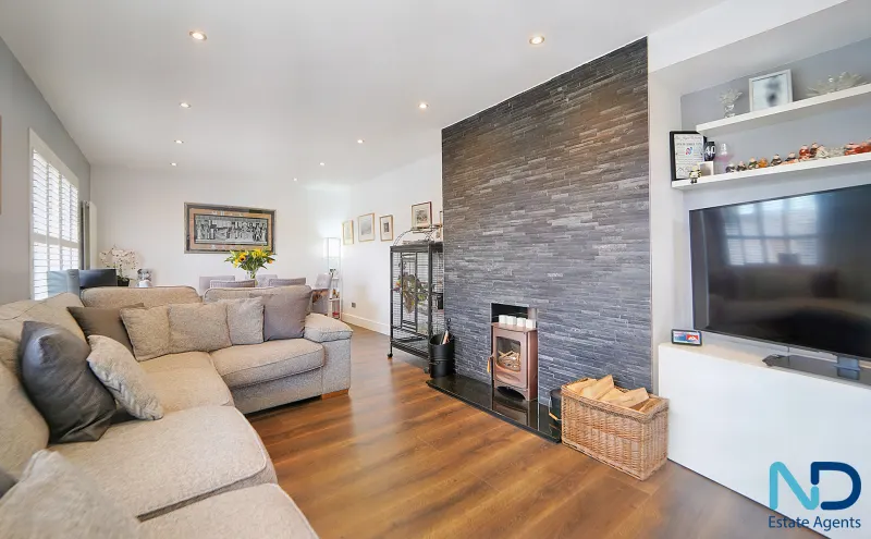 St Helier - Two Generation Home with Garden and Parking, St Helier — photo 2 of 57