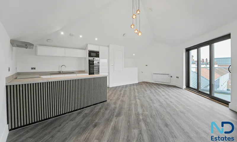 St Helier - Three Bedroom House with Parking, Patio Garden & Balcony, St Helier — photo 4 of 35