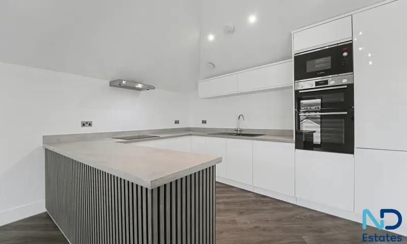 St Helier - Three Bedroom House with Parking, Patio Garden & Balcony, St Helier — photo 5 of 35