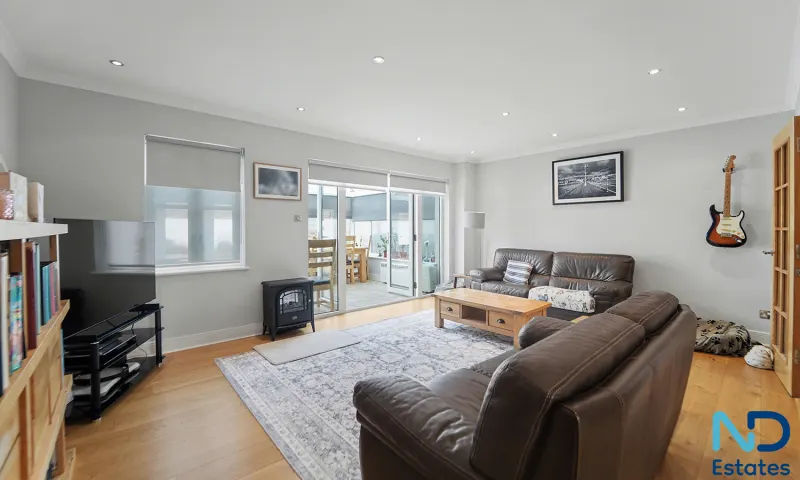 St Saviour - Three Bedroom Semi Detached Home with Garden and Garage, St Saviour — photo 5 of 40