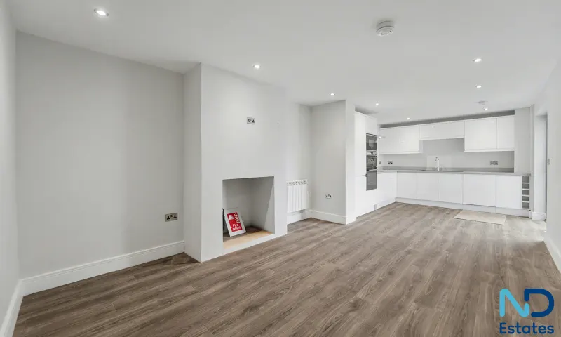 St Helier - Two Bedroom House with Study, Parking & Balcony, St Helier — photo 2 of 22