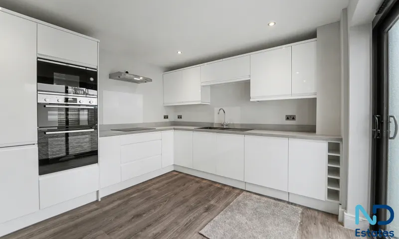 St Helier - Two Bedroom House with Study, Parking & Balcony, St Helier — photo 4 of 22