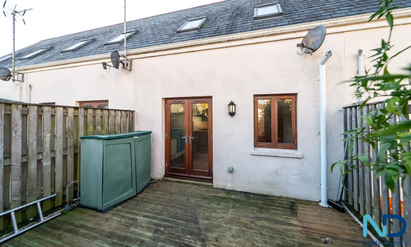 St Helier - One Bedroom Home with Study and Parking plus Garden, St Helier — photo 3 of 24