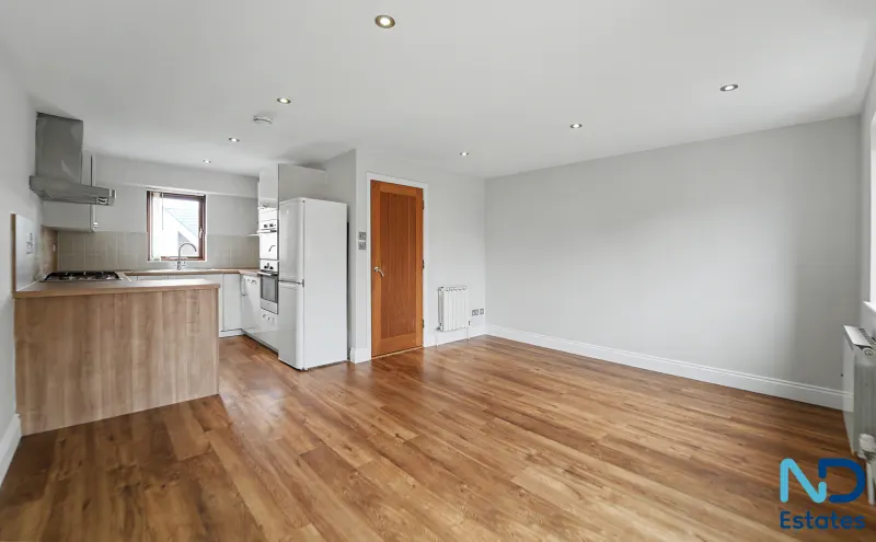 St Helier - One Bedroom Home with Study and Parking plus Garden, St Helier — photo 5 of 24