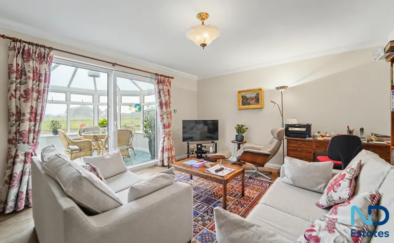 St Mary - Three Bedroom House with Conservatory, Garden, Garage and Parking, St Mary — photo 4 of 5