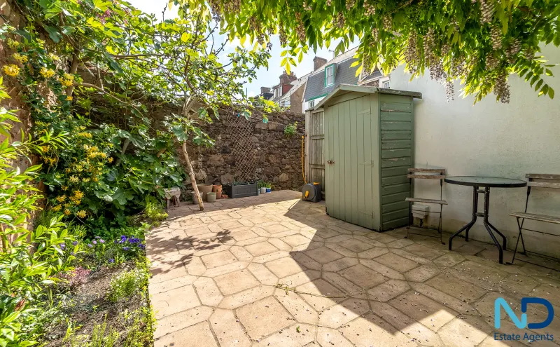 St Helier - 2/3 Bedroom split level Apartment with Private Garden, St Helier — photo 2 of 23