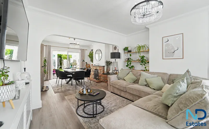 St Helier - Three Bedroom Home with Garden, Garage and Parking, St Helier — photo 3 of 41