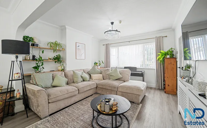 St Helier - Three Bedroom Home with Garden, Garage and Parking, St Helier — photo 4 of 41