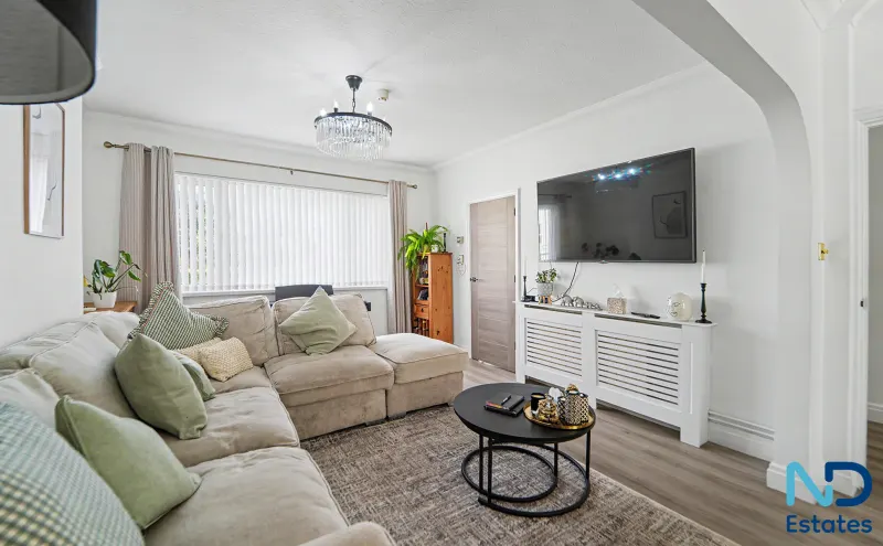 St Helier - Three Bedroom Home with Garden, Garage and Parking, St Helier — photo 5 of 41