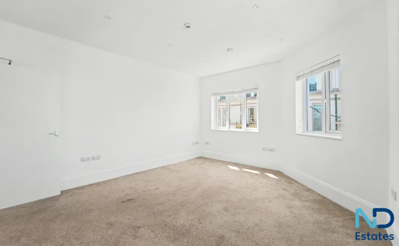 St Helier - Recently Renovated One Bedroom Duplex Apartment with Balcony, St Helier — photo 4 of 18
