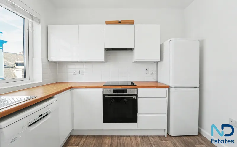 St Helier - Recently Renovated One Bedroom Duplex Apartment with Balcony, St Helier — photo 6 of 18