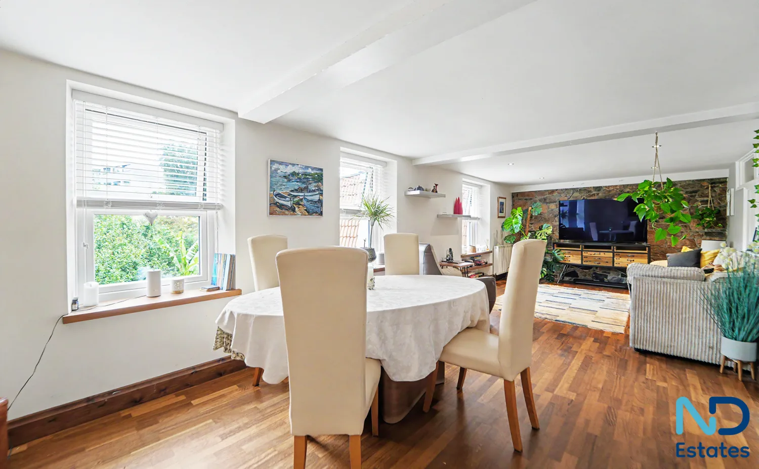 St Helier - Two Bedroom Home in Small Close with Parking and Gardens, St Helier — photo 5
