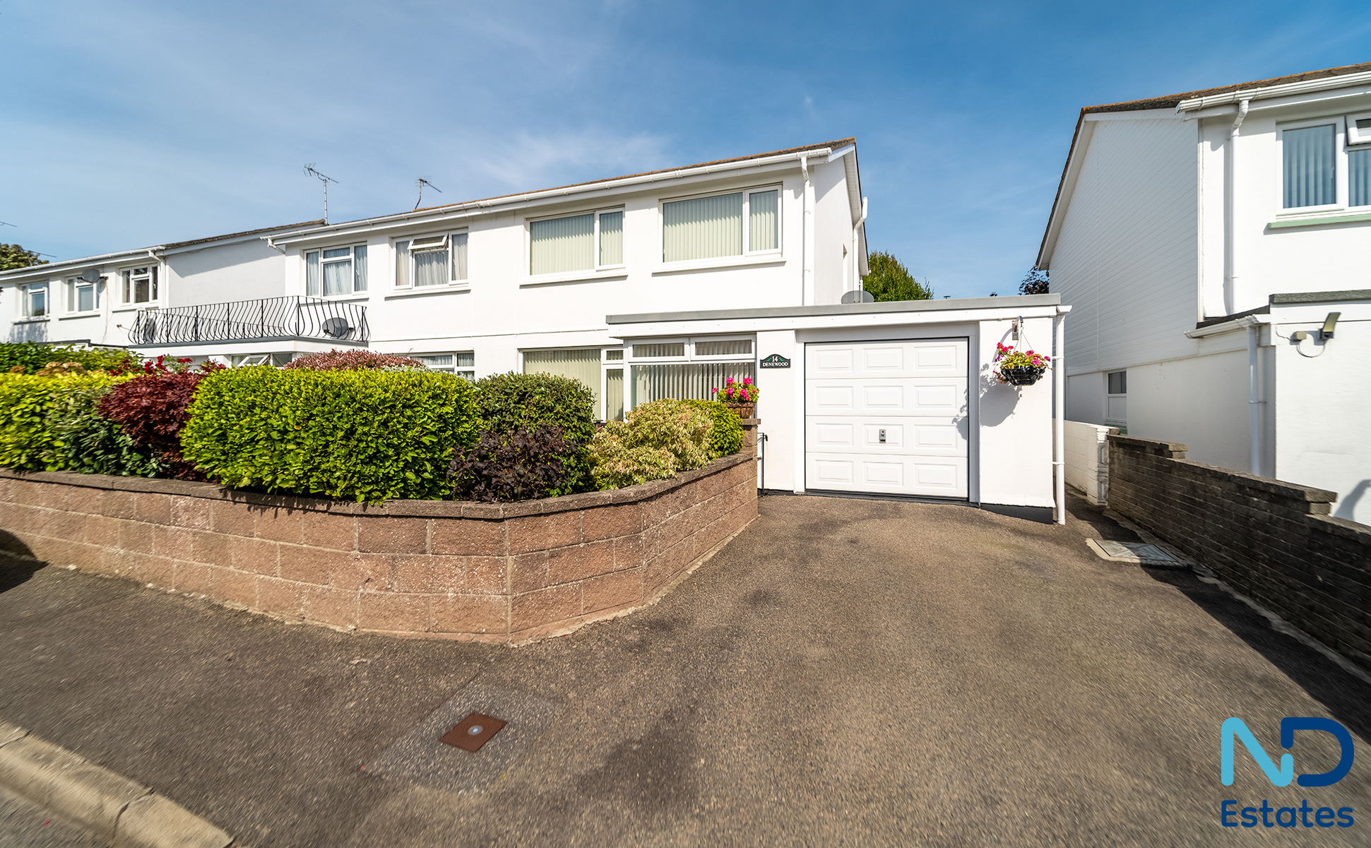 St Clement - Three Bedroom House with Garden, Garage & Parking