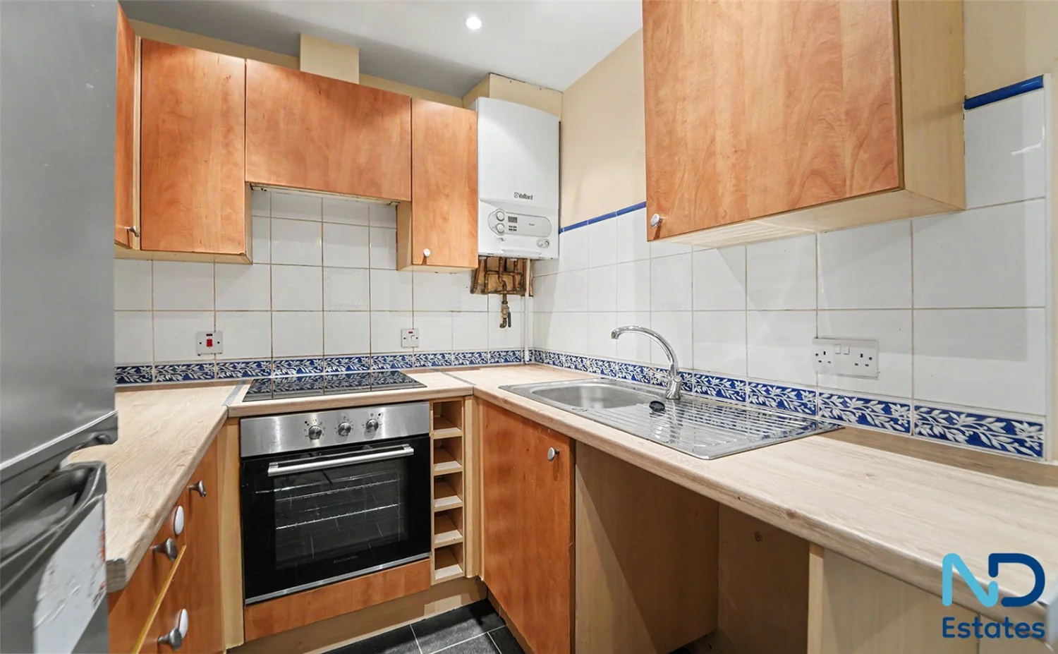 2 Bedroom Apartment with Parking, St Helier — photo 6 of 18