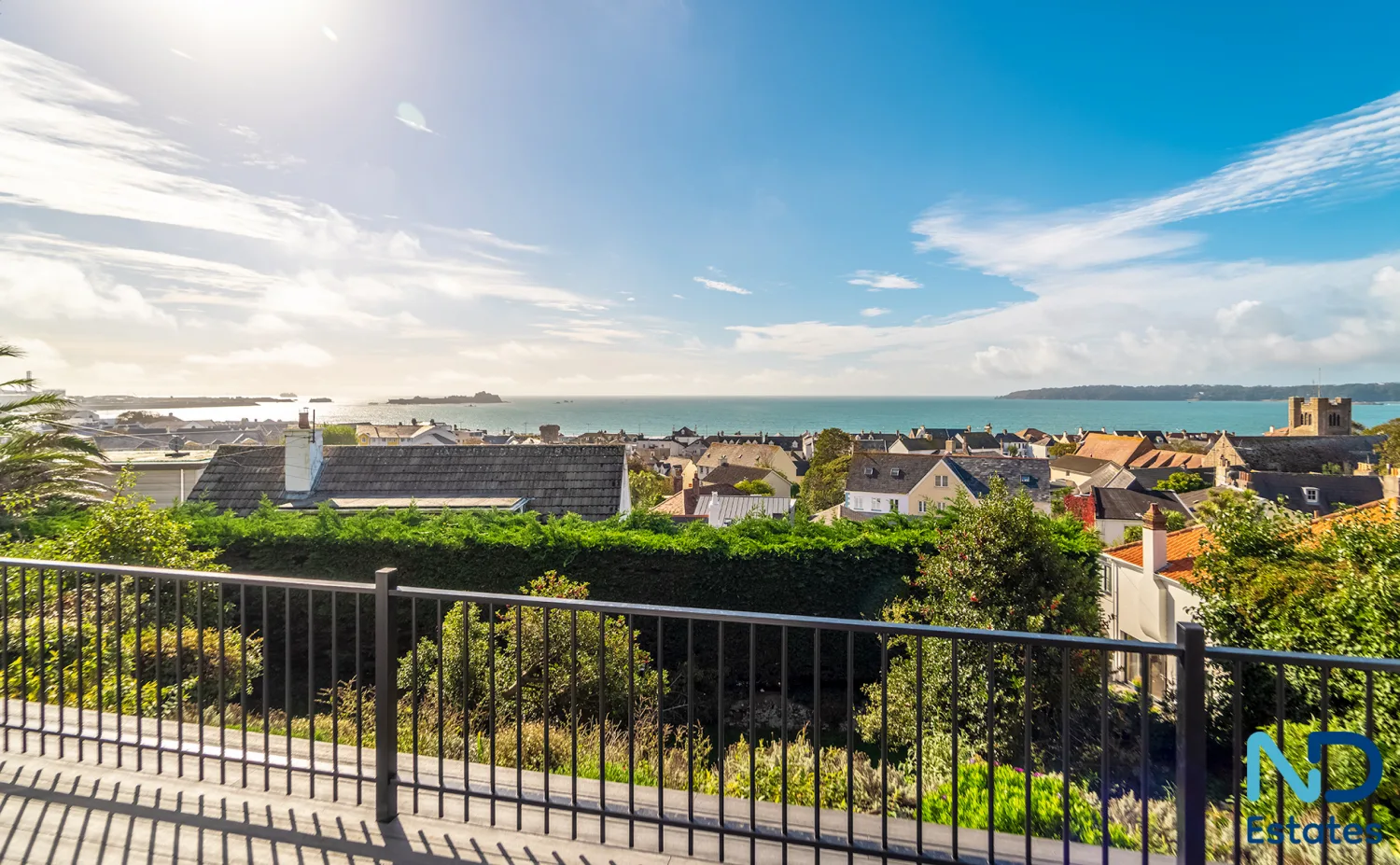 St Helier - Large Spacious Two Bedroom Apartment with Balcony, Garden and Garage